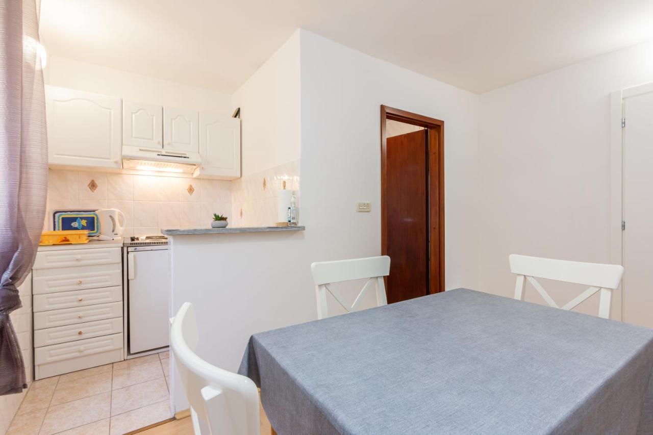 Apartments Marin With Sea View Baška Eksteriør bilde